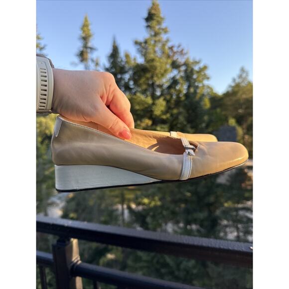Taryn Rose shoesTan Genuine Leather US 5 Wedge Ballet Shoes 35.5 Made Italy - Picture 1 of 12